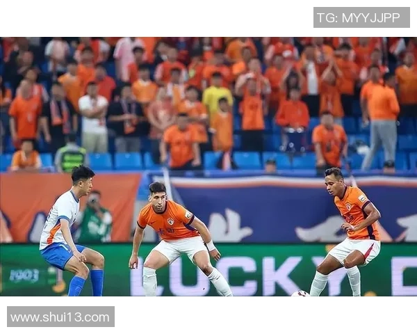 足球球星意外事件引发热议曝出私密画面震惊球迷舆论持续发酵