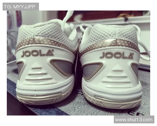 球星同款足球内搭全面解析舒适透气与性能兼具的运动装备推荐